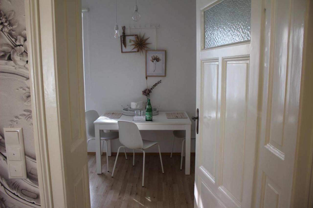 White Flat By Grazrentals With Cool Location & Free Parking エクステリア 写真